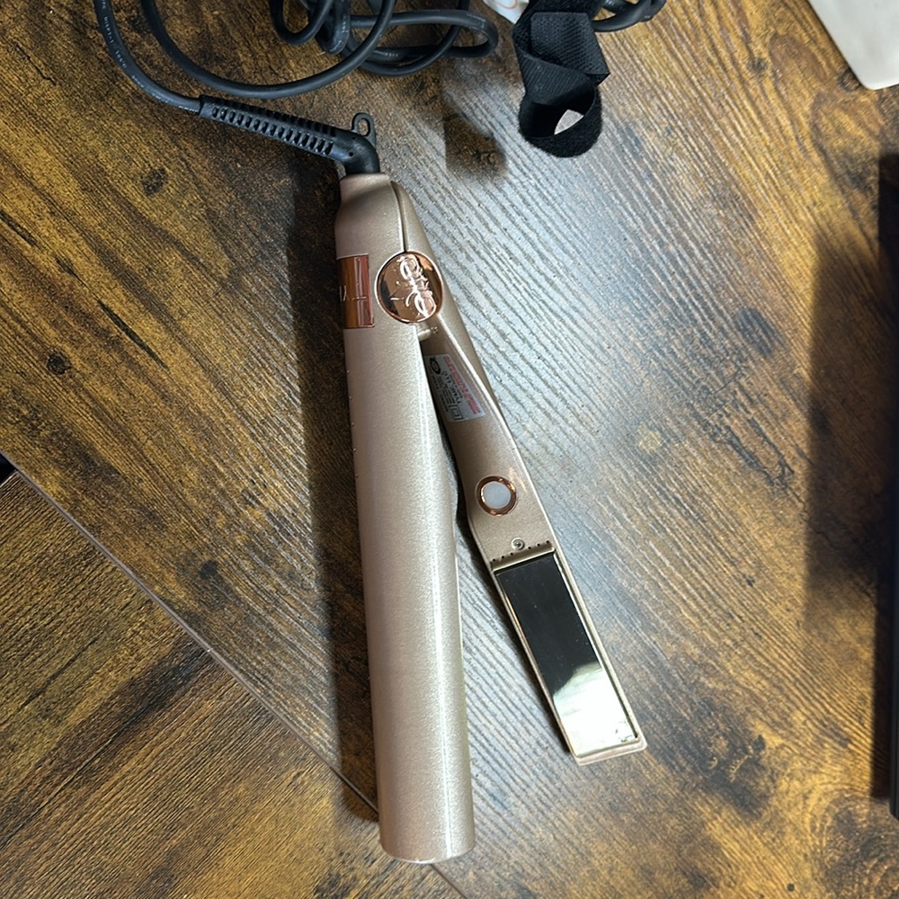 Tyme Iron Pro Hair Flat Iron and Curling Duo